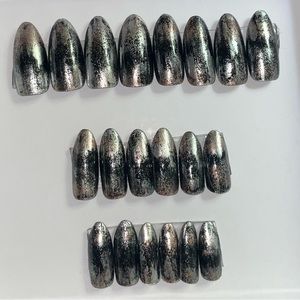 Set of 20 Luxury Handmade Press On Nails.